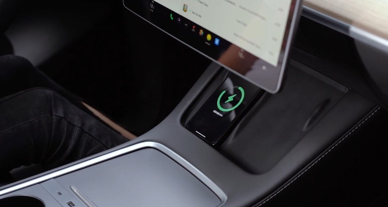 Podkładka antypoślizgowa Elvix do płytki ładowania bezprzewodowego Tesla Model 3/Y