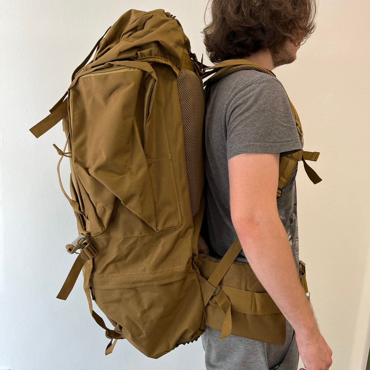 Duży plecak taktyczny 100 L (BPT10-100) Coyote